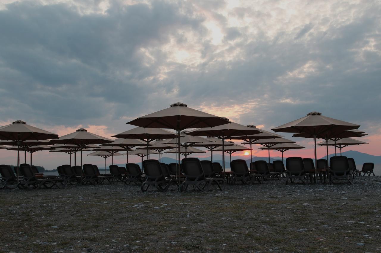 Island Aparthotel เปฟกี ภายนอก รูปภาพ
